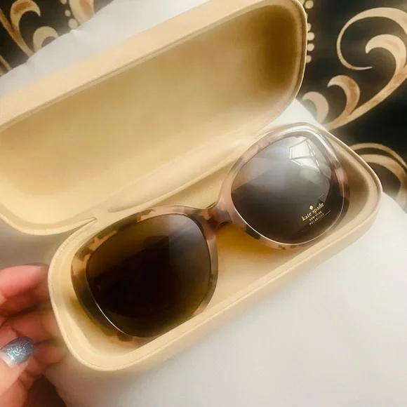 Brand new Kate Spade shades ! - Picture 2 of 5